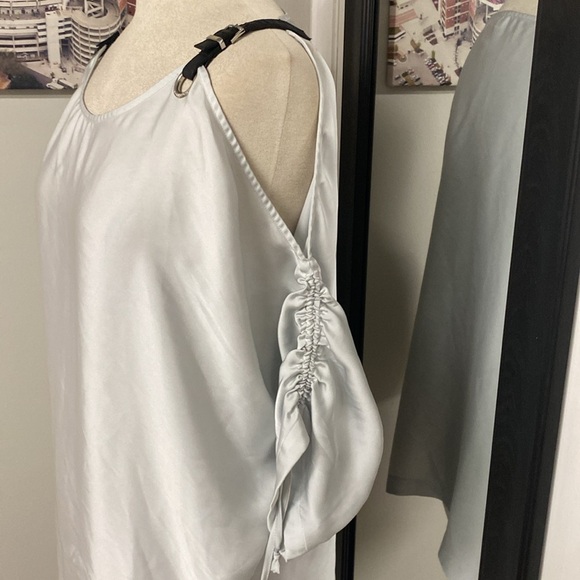 MICHAEL KORS SILKY BLOUSE OFF THE SHOULDER LEATHER adj.STRAPS ROUCHING SLEEVES - Picture 8 of 12